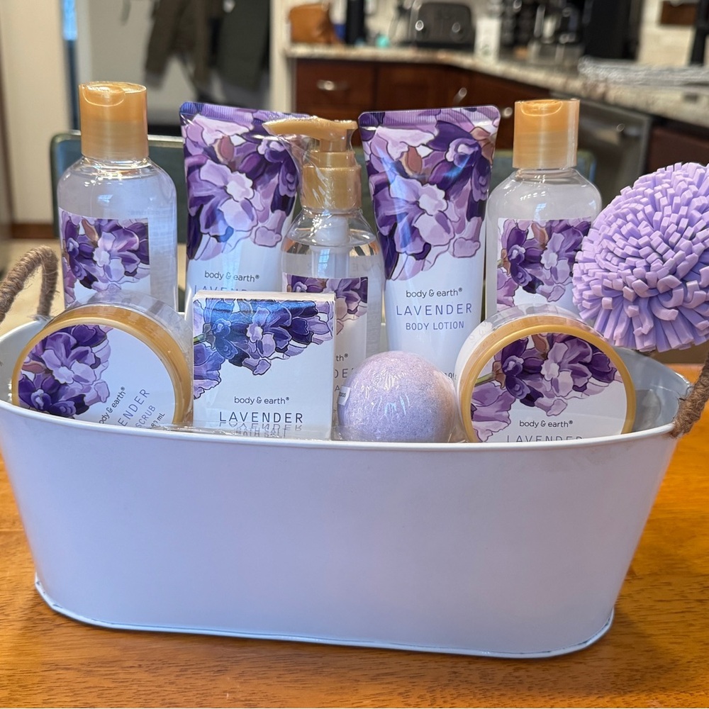 Lavender Bath & Body Gift Set